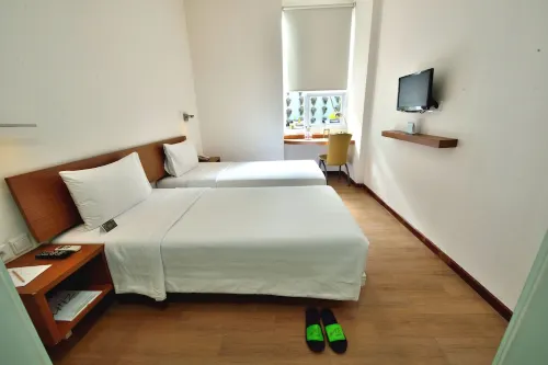Whiz Hotel Malioboro Yogyakarta Kamar Photos