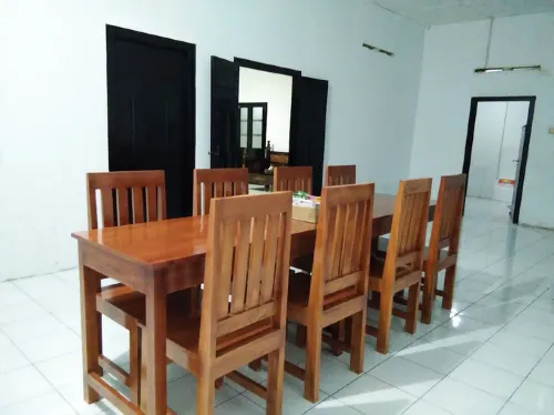 Ndalem Diajeng Homestay Photos