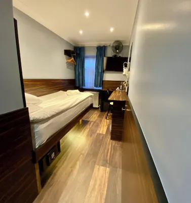 Crestfield Hotel Photos
