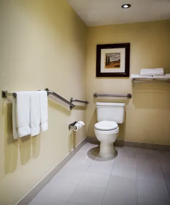 Hilton Garden Inn Niagara-on-The-Lake Rooms Photos