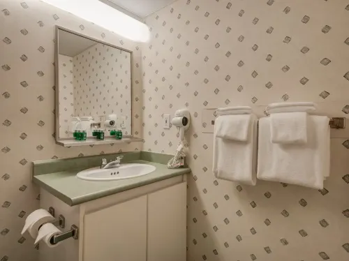 Harrison Lake Hotel Camere Photos