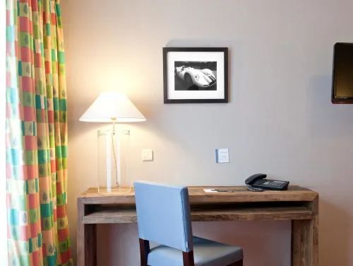 New Hotel Charlemagne Rooms Photos