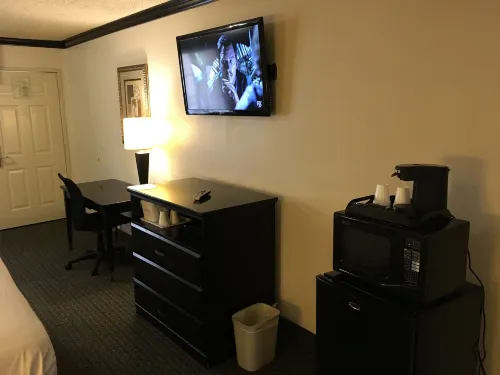 Ramada by Wyndham Ontario Camere Photos