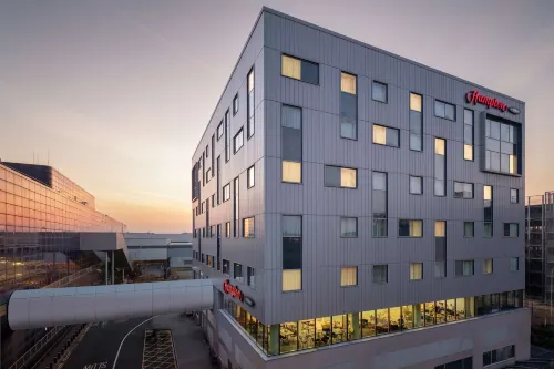 Hampton by Hilton London Gatwick Airport Featured Photos