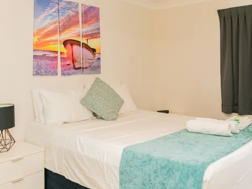 Trickett Gardens Holiday Inn Photos