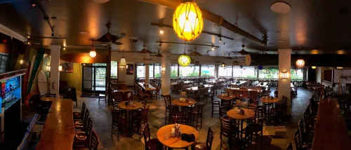 Park Shore Waikiki Dining Photos