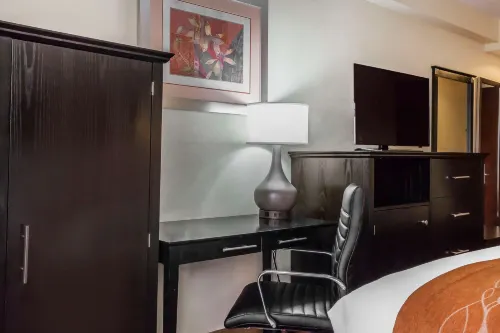 Comfort Inn & Suites LaGuardia Airport Photos