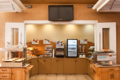 Holiday Inn Express West Los Angeles-Santa Monica Restauration Photos