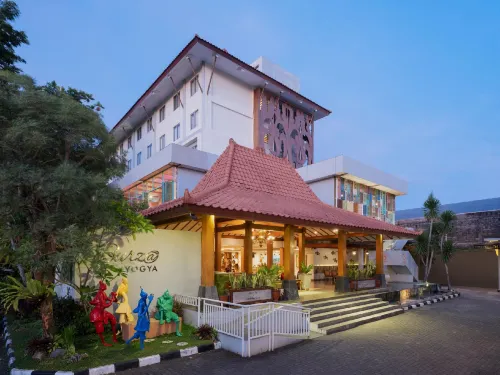 Burza Hotel Yogyakarta Eksterior Photos