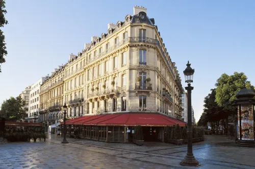 Hôtel Barrière Le Fouquet's À proximité de l'hôtel Photos