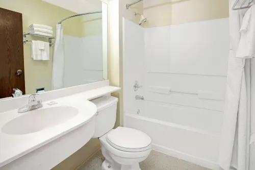 Microtel Inn & Suites by Wyndham Atlanta Airport Photos