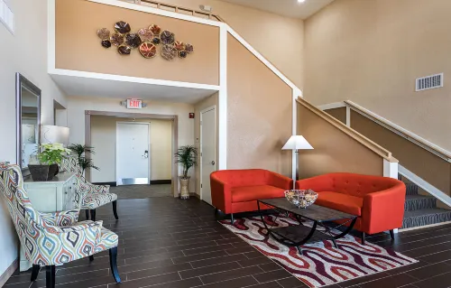 Quality Inn & Suites at Tropicana Field Public Areas Photos