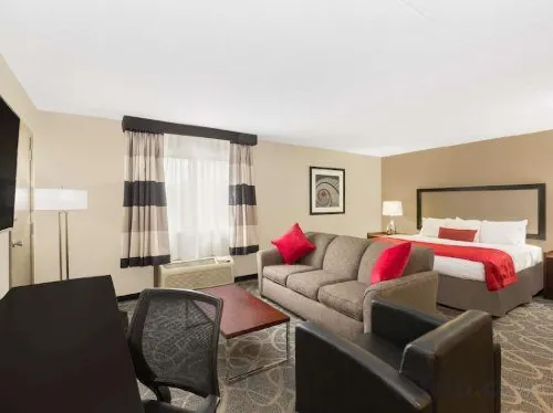 Ramada by Wyndham des Moines Airport Kamar Photos