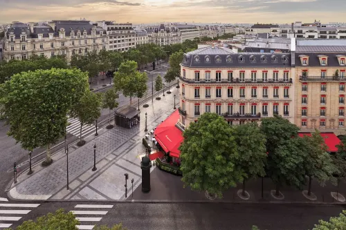 Hôtel Barrière Le Fouquet's À proximité de l'hôtel Photos