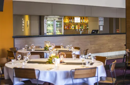 Nightcap at Glengala Hotel Restauration Photos