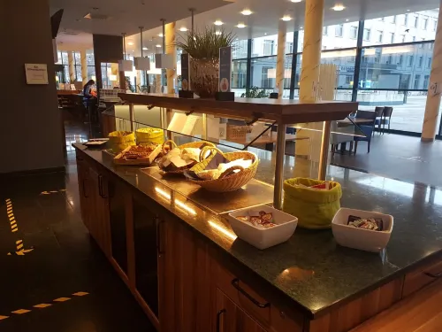 Holiday Inn Express Singen Mahlzeiten Photos