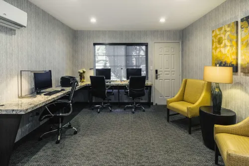 Best Western Plus Carriage Inn Business Facilities Photos