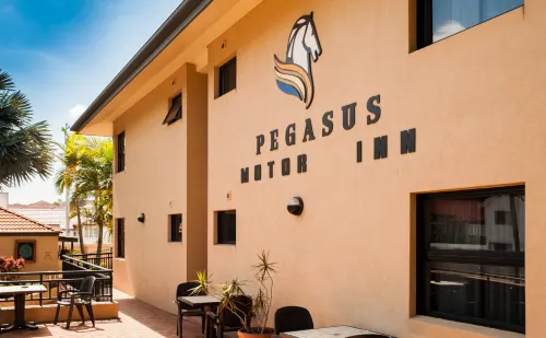 Pegasus Motor Inn and Serviced Apartments Exterior Photos