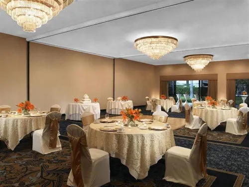 Sheraton Park Hotel at The Anaheim Resort Dining Photos