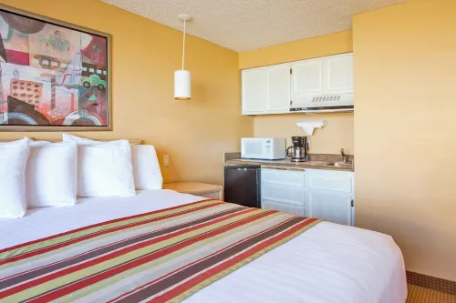 Ebb Tide Oceanfront Inn Rooms Photos