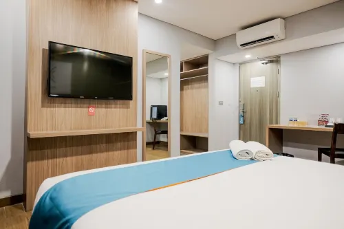 Sans Hotel Puri Indah Jakarta Photos