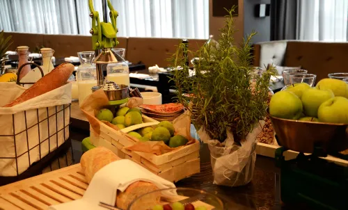 Roomers, Frankfurt, a Member of Design Hotels Restauration Photos