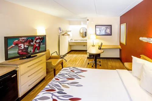 Red Roof Inn Toledo - University Rooms Photos