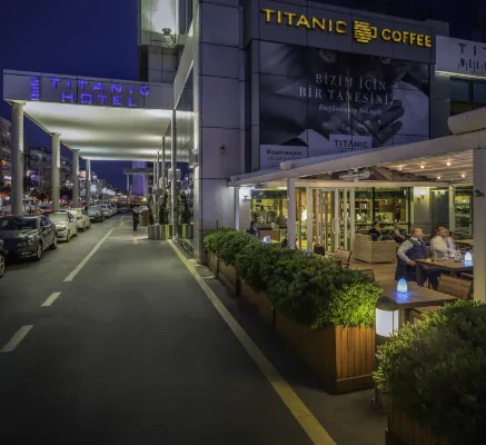 Titanic Port Bakirkoy Xung quanh Photos