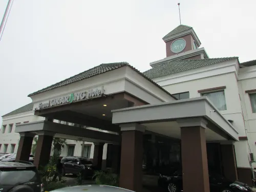 Grand Cikarang Hotel Außen Photos