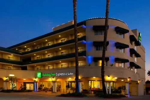 Holiday Inn Express & Suites Pasadena - Los Angeles 호텔 외관 Photos