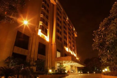 The Metropolitan Hotel & Spa New Delhi Esterni Photos