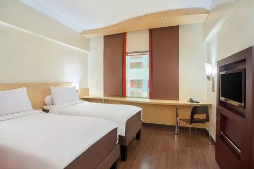 Tamarin Hotel Jakarta Manage by Vib Hospitality Management Kamar Photos