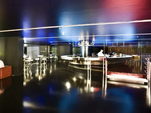Nirvana Cosmopolitan Hotel - Convention & Sports Center Restauration Photos