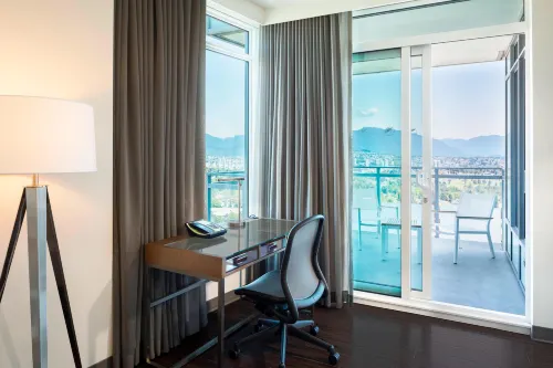 Element Vancouver Metrotown Rooms Photos