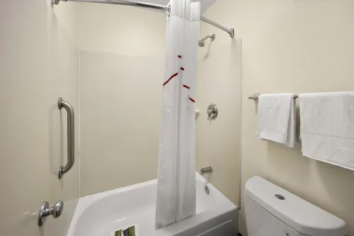 Red Roof Inn Chapel Hill - UNC Rooms Photos