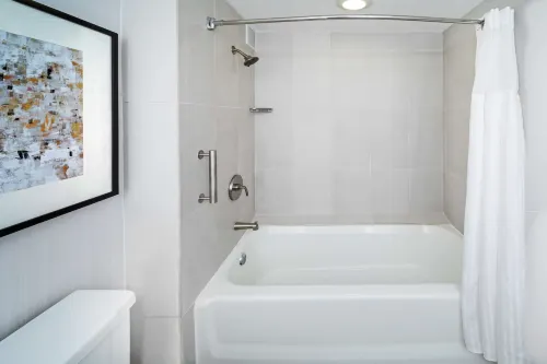 DoubleTree by Hilton Tulsa - Warren Place Rooms Photos