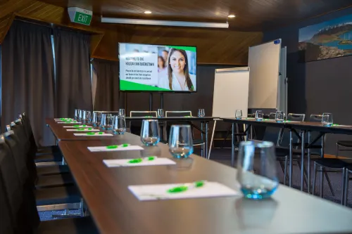 Holiday Inn Queenstown Frankton Road Business Photos