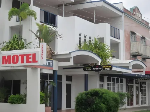 Cosmopolitan Motel & Serviced Apartments Exterior Photos