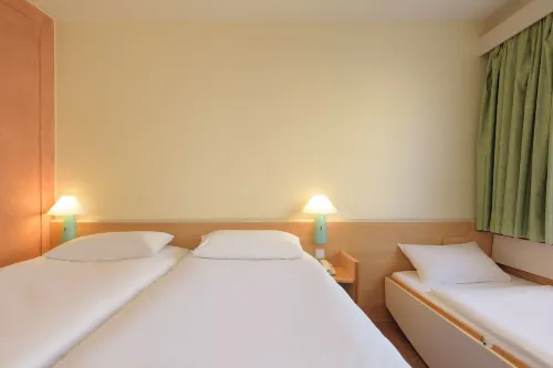 Ibis Hotel Alicante Rooms Photos