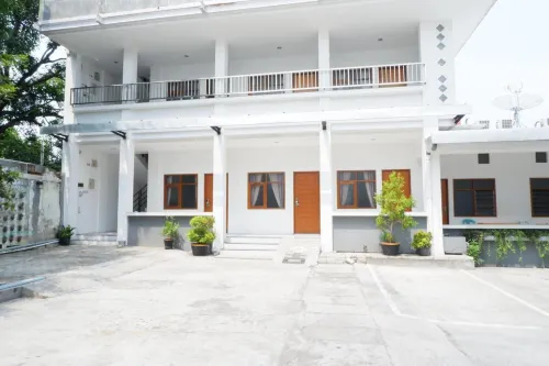 Hotel Netral Jombang Eksterior Photos