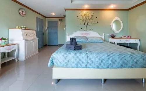 The Lilly Hotel Phòng Photos