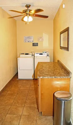 Best Western Plus Universal Inn Aree comuni Photos