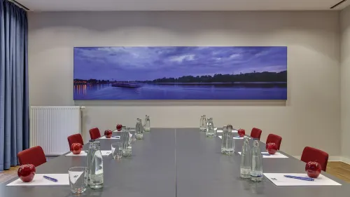 Holiday Inn Express Frankfurt Messe Business Photos