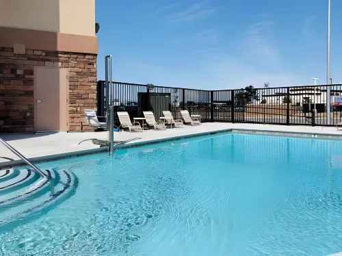 Holiday Inn Express & Suites Fresno Northwest-Herndon Loisirs et amusements Photos