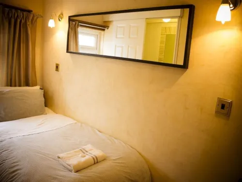 Cricklewood Lodge Hotel Rooms Photos