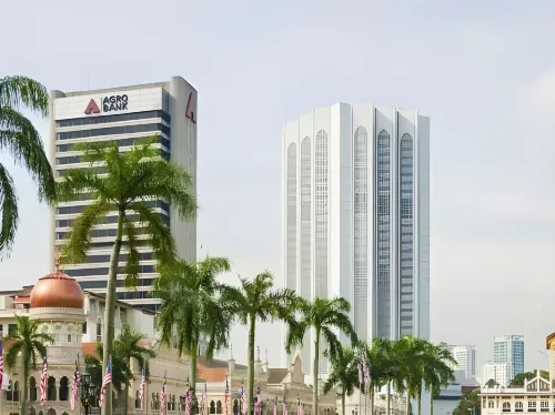 YY48 Hotel 2 Mins Walk from Masjid Jamek LRT Station Exterior Photos