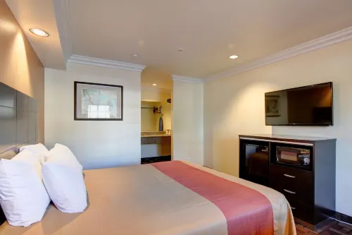 Ontario Inn & Suites Photos