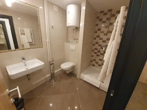 Premium Crown Suites Camere Photos