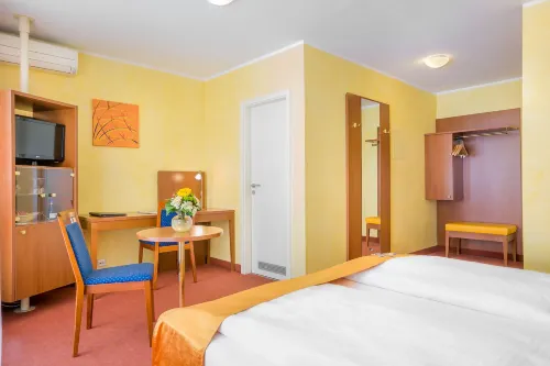 Hotel Rega Stuttgart Rooms Photos