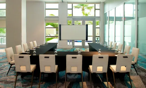 Cadillac Hotel & Beach Club, Autograph Collection Business Facilities Photos